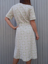 Charger l'image dans la galerie, Robe vintage Stella - Imprimé damier verte. Taille XL, 42, 44. Fabriqué en France.