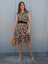 Charger l'image dans la galerie, Robe vintage Valériane - Boutonnée et plissée. Imprimé floral. Taille S, 36, 38.