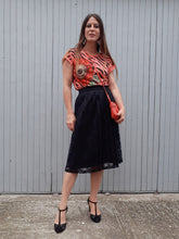 Charger l'image dans la galerie, Jupe vintage Tracy - Dentelle ajourée noire plissée. Taille XL, 42, 44