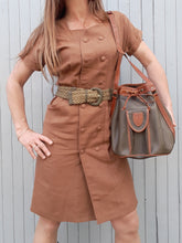 Charger l'image dans la galerie, Sac vintage Victoire - Forme seau. Color block vert kaki et marron. Jules Audrey