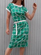 Charger l'image dans la galerie, Robe vintage Blandine - Imprimé contrastant vert et blanc. Taille M, 38, 40