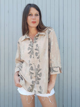 Charger l'image dans la galerie, Chemisier vintage Janis - Boutons à brides. Taille XL, 42, 44.