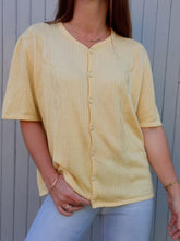 Charger l'image dans la galerie, Gilet vintage Victoria - Jaune à motif feuillage. Taille XXL, 44, 46