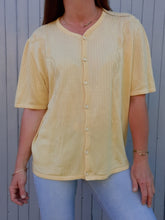 Charger l'image dans la galerie, Gilet vintage Victoria - Jaune à motif feuillage. Taille XXL, 44, 46