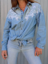 Charger l'image dans la galerie, Chemisier vintage Tiphaine - Rayures et broderies florales. Coton. Taille L, 40, 42. Tilbert