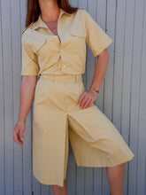 Charger l'image dans la galerie, Ensemble vintage Mendy - Cacharel. Jupe culotte et chemisier jaune pâle. Taille S, 36, 38.