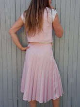 Charger l'image dans la galerie, Ensemble vintage Linda - Jupe lis soleil et gilet rose et blanc. Taille M, 38, 40