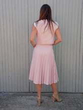 Charger l'image dans la galerie, Ensemble vintage Linda - Jupe lis soleil et gilet rose et blanc. Taille M, 38, 40