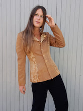 Charger l'image dans la galerie, Veste Katia - Les soleils d'Arles. Chamois. Taille S, 34, 36, 38.