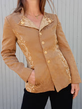 Charger l'image dans la galerie, Veste Katia - Les soleils d'Arles. Chamois. Taille S, 34, 36, 38.