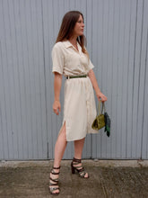 Charger l'image dans la galerie, Robe vintage Leslee - Style saharienne boutonnée. Taille L, 40, 42. Fabriqué en France.