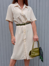Charger l'image dans la galerie, Robe vintage Leslee - Style saharienne boutonnée. Taille L, 40, 42. Fabriqué en France.