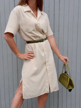 Charger l'image dans la galerie, Robe vintage Leslee - Style saharienne boutonnée. Taille L, 40, 42. Fabriqué en France.