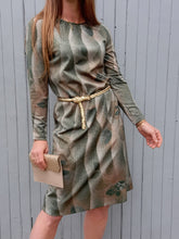 Charger l'image dans la galerie, Robe vintage Florentine - Imprimé moucheté kaki et beige. Taille S, 36, 38. Jean Delfin. Fabriqué en France.