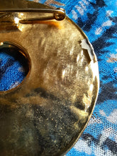 Charger l'image dans la galerie, Broche ancienne - Sidney Carron Paris. Dorée.