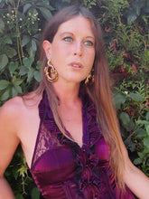 Charger l'image dans la galerie, Boucles d'oreilles vintage - Emanuel Ungaro. Serpents entrelacés dorés