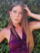 Charger l'image dans la galerie, Boucles d'oreilles vintage - Emanuel Ungaro. Serpents entrelacés dorés