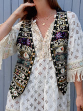 Charger l'image dans la galerie, Gilet "Seconde" Carrie - Broderies bohèmes, folk. Taille L, 40, 42