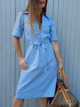 Charger l'image dans la galerie, Robe vintage Joy - Saharienne bleue. Taille S, 36, 38. Made in France.