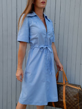 Charger l'image dans la galerie, Robe vintage Joy - Saharienne bleue. Taille S, 36, 38. Made in France.