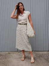 Charger l'image dans la galerie, Ensemble vintage Milène - Chemise et jupe en Lin fleuri. Taille S, 36, 38. Made in France. Cyrillus.