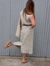 Charger l'image dans la galerie, Ensemble vintage Milène - Chemise et jupe en Lin fleuri. Taille S, 36, 38. Made in France. Cyrillus.