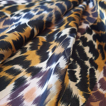 Charger l'image dans la galerie, Foulard Emmelyne - Léopard à rayures 104 x 104