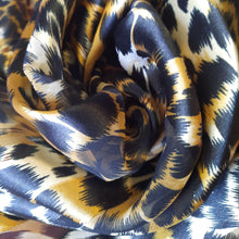 Charger l'image dans la galerie, Foulard Emmelyne - Léopard à rayures 104 x 104