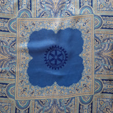 Charger l'image dans la galerie, Foulard vintage Coralie - Rotary International. 84 x 88