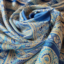 Charger l'image dans la galerie, Foulard vintage Coralie - Rotary International. 84 x 88