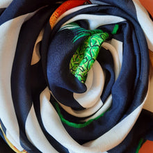 Charger l'image dans la galerie, Foulard vintage Chloé - Salade de fruits. Siloé. 84 x 78