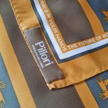 Charger l'image dans la galerie, Foulard vintage Hélène - Rotary - Pillory - 84 × 87