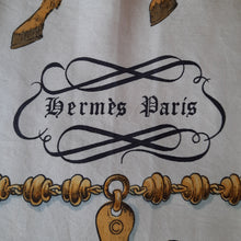 Charger l'image dans la galerie, Carré vintage Hermès Eléonore - 82 x 82 - "Palefroi" Françoise De La Perrière. 1966.