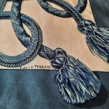 Charger l'image dans la galerie, Carré vintage Hermès Eléonore - 82 x 82 - "Palefroi" Françoise De La Perrière. 1966.