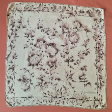 Charger l'image dans la galerie, Foulard vintage Pierre Balmain