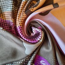 Charger l'image dans la galerie, Foulard vintage Léna - Christian Lacroix Paris. 87 x 83