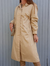 Charger l'image dans la galerie, Trench-coat vintage Louise - Beige miel. Taille M, 38, 40. Made in France