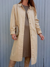 Charger l'image dans la galerie, Trench-coat vintage Louise - Beige miel. Taille M, 38, 40. Made in France