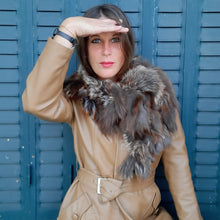 Charger l'image dans la galerie, Boa en fourrure véritable Cassandra - Frangés. Taille unique.