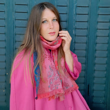 Charger l'image dans la galerie, Echarpe vintage Vichy - Kenzo. Bordée de franges.