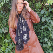 Charger l'image dans la galerie, Echarpe vintage Moschino. Motifs symboles en panne de velours gris. Transparente noire