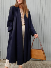 Charger l'image dans la galerie, Veste longue vintage Isadora - Drapé bleu marine. Ample. Taille XXL, 44, 46. Made in France