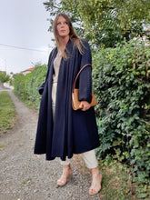 Charger l'image dans la galerie, Veste longue vintage Isadora - Drapé bleu marine. Ample. Taille XXL, 44, 46. Made in France