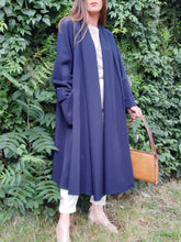 Charger l'image dans la galerie, Veste longue vintage Isadora - Drapé bleu marine. Ample. Taille XXL, 44, 46. Made in France