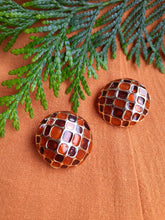 Charger l'image dans la galerie, Boucles d'oreilles anciennes Vanessa - Pâte de verre à clips.