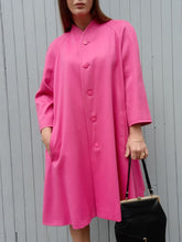 Charger l'image dans la galerie, Manteau vintage Solveig - Laine rose, oversize. Taille M, L, 38, 40, 42