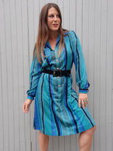 Charger l'image dans la galerie, Robe vintage Sophia - Rayures verticales. Taille M, 38, 40. Coutureine. Made in France