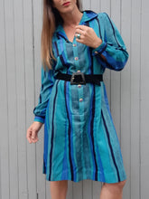 Charger l'image dans la galerie, Robe vintage Sophia - Rayures verticales. Taille M, 38, 40. Coutureine. Made in France