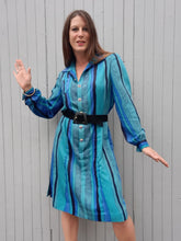 Charger l'image dans la galerie, Robe vintage Sophia - Rayures verticales. Taille M, 38, 40. Coutureine. Made in France