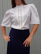 Charger l'image dans la galerie, Chemisier vintage Zaïa - Blanc à plumetis irisés. Taille M, 38, 40